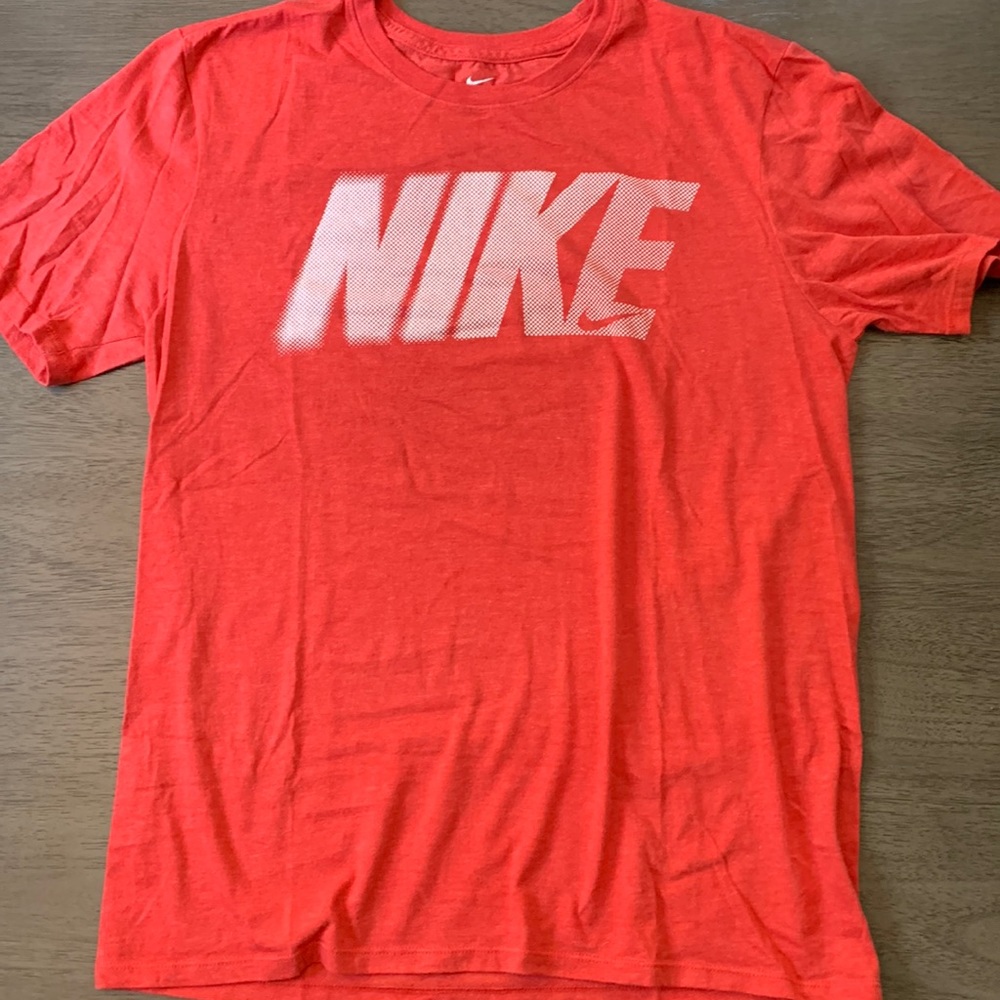 Like New! Men’s Nike The Nike Tee Sz Medium
